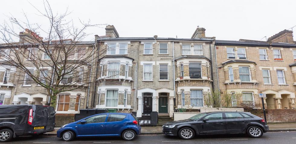 			PRIVATE ROOF TERRACE, 2 Bedroom, 1 bath, 1 reception Flat			 Gascony Avenue, WEST HAMPSTEAD